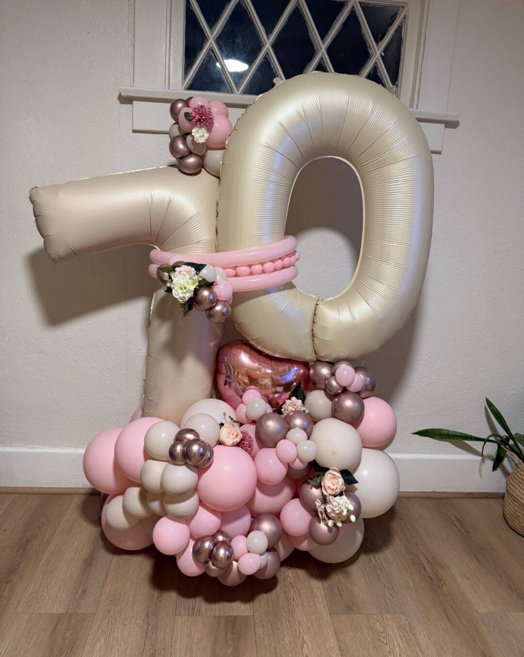 Balloons Bouquets-Delivery is an additional fee*