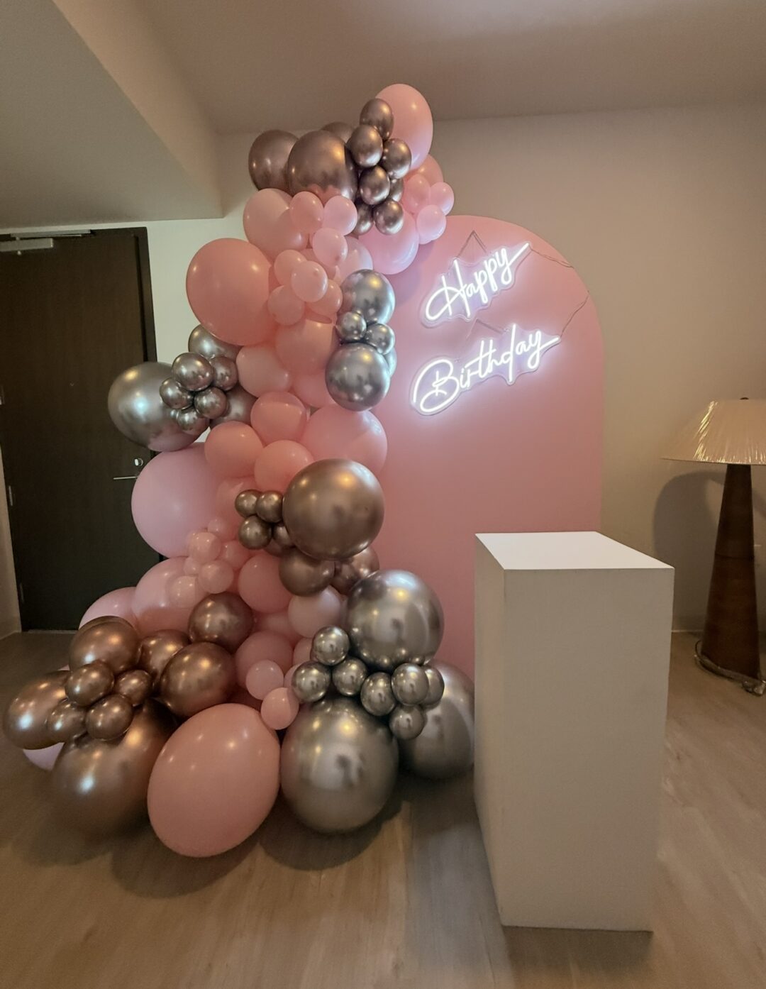 Balloon Garland decoration* Delivery in Los Angeles CA